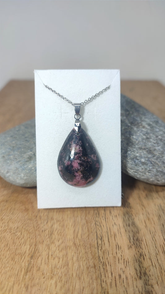 Pendentif en Rhodonite de Madagascar