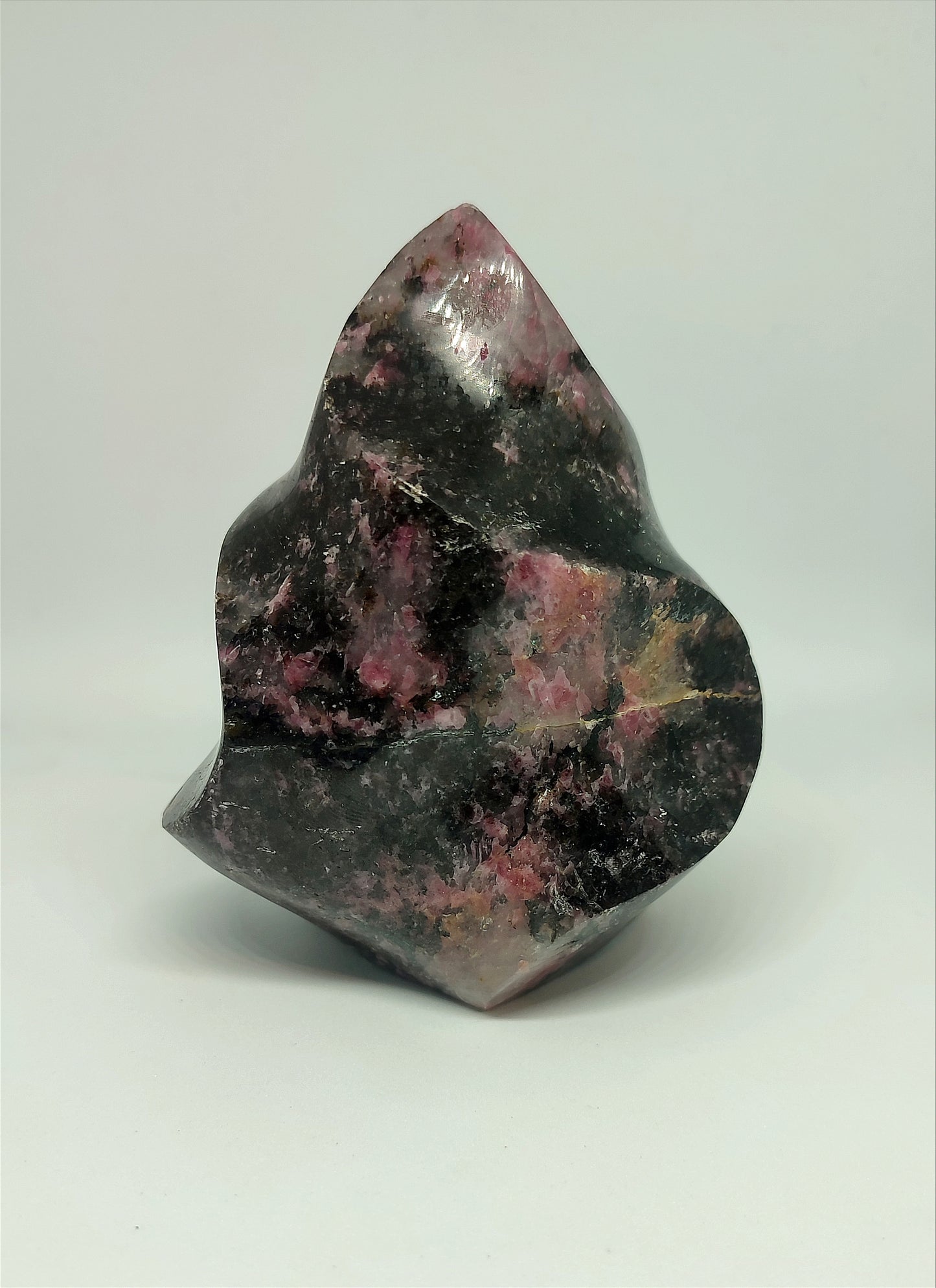 Rhodonite forme Flamme de Madagascar