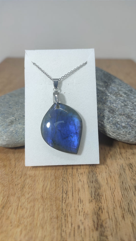 Pendentif en Labradorite de Madagascar